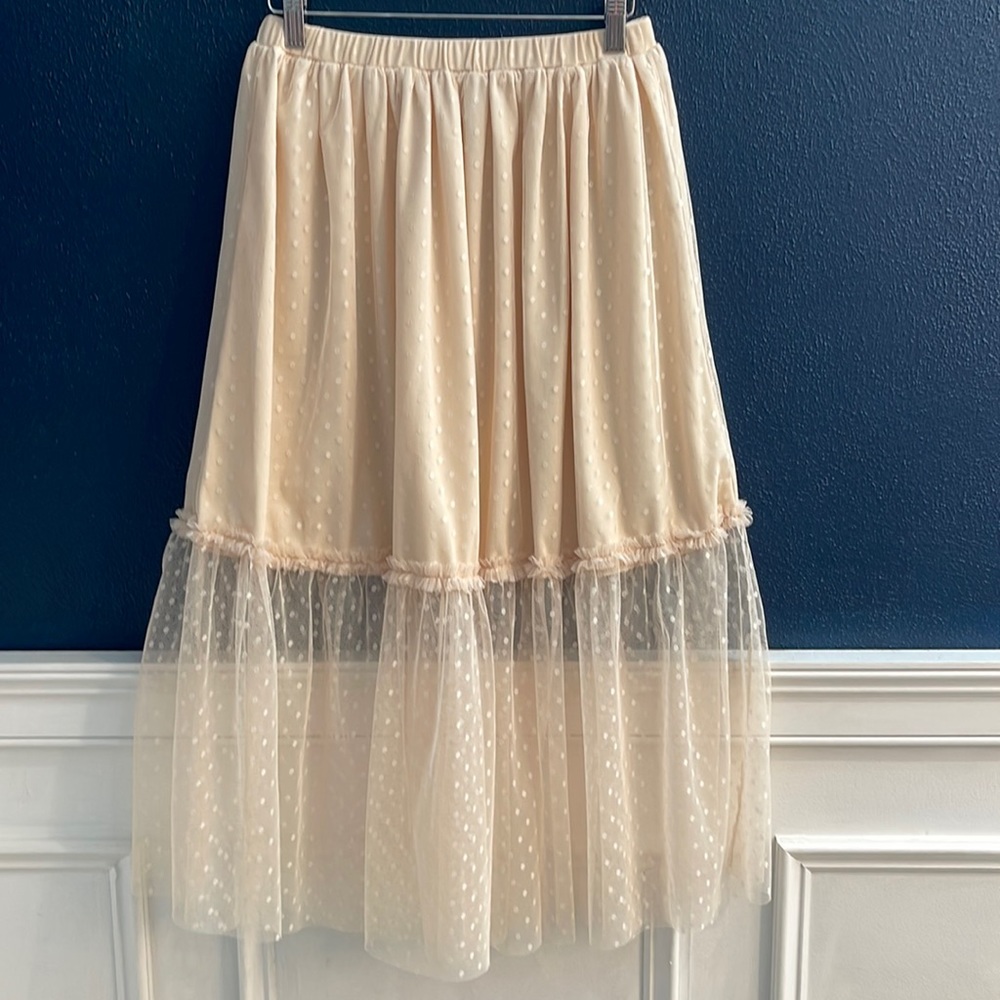 Lace maxi skirt with ruffle detail